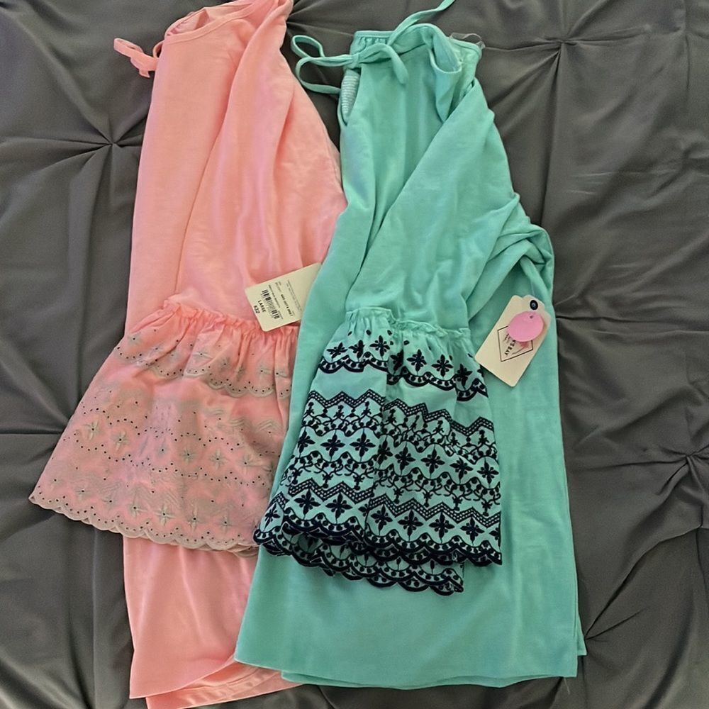 NWT bundle of 2 St. John’s Bay shirts with flair sleeves green and peach size L